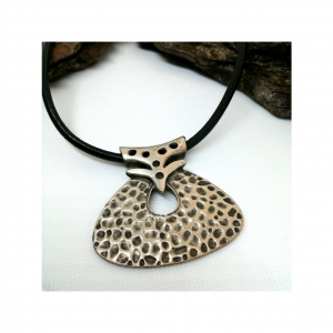 Collier cuir et métal