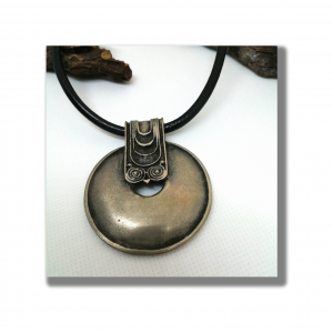 Collier cuir et métal